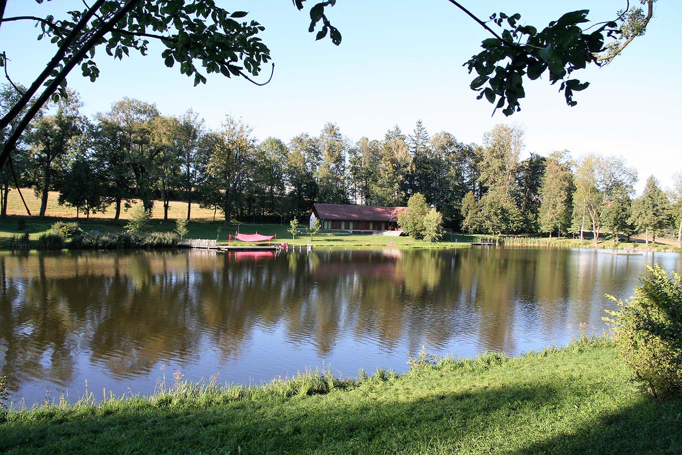 Idyllischer Badeplatz in der gemeinde Schwarzenau