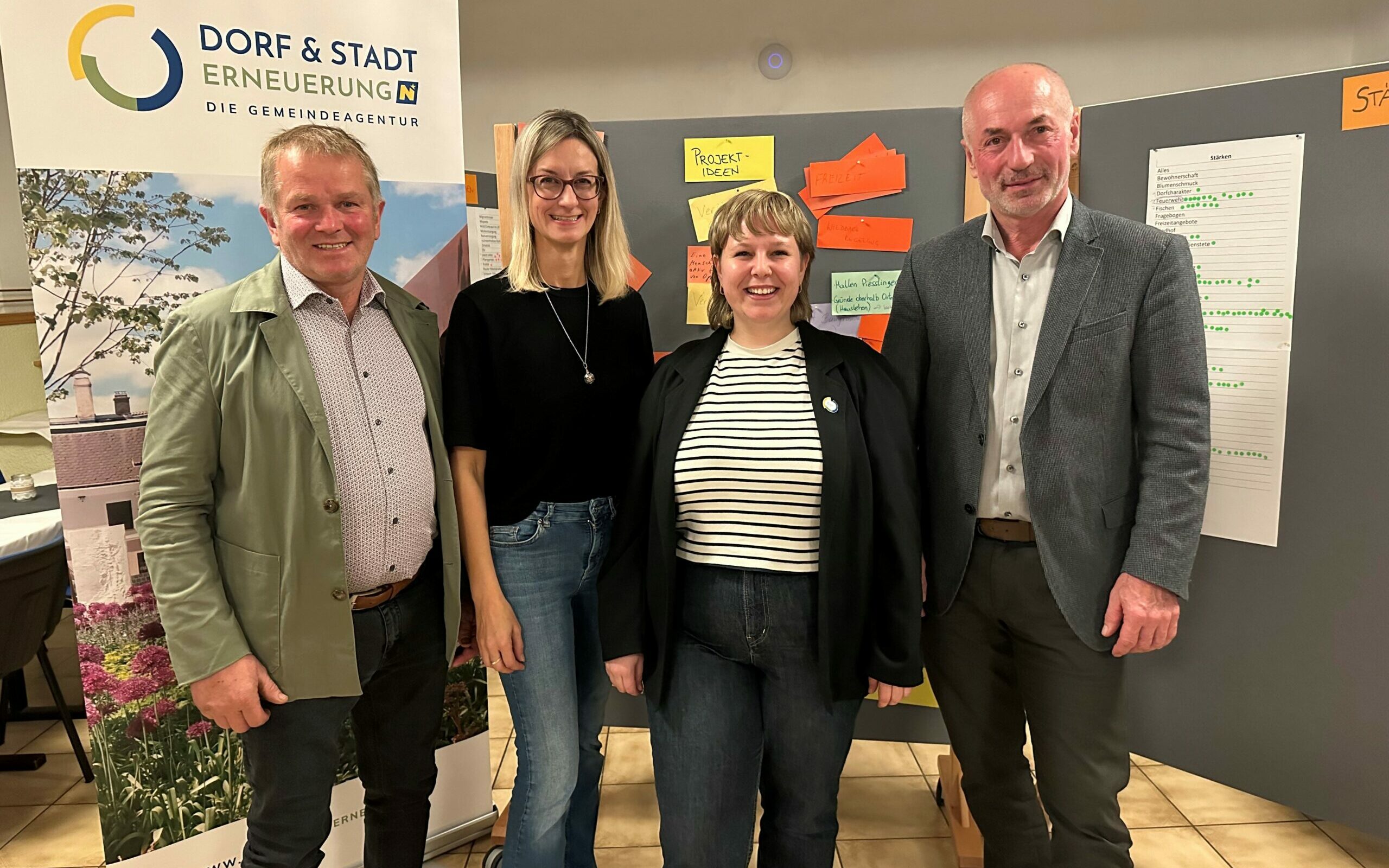 von links: Ernst Steinauer (Vizebürgermeister), Tatjana Stangl (Amtsleiterin), Lena Puchner (Dorf- & Stadterneuerung), Johann Lueger (Bürgermeister)